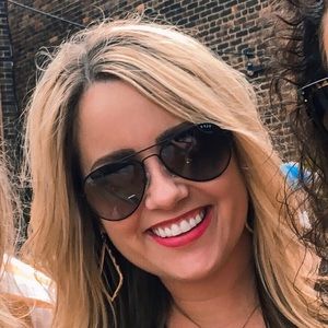 Meet your Posher, Renee